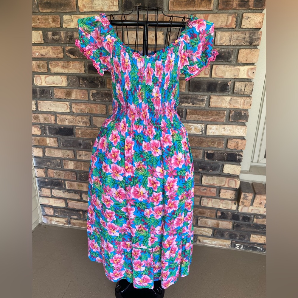 Aqua & pink floral maxi with Pulitzer vibes. NWT, size large. Lined.